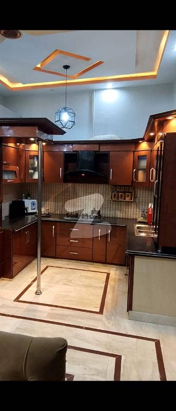 گلستانِ جوہر کراچی میں 3 کمروں کا 10 مرلہ مکان 4.6 کروڑ میں برائے فروخت۔