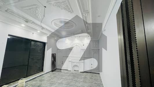 ایڈن آچرڈ فیصل آباد میں 5 کمروں کا 10 مرلہ مکان 4.95 کروڑ میں برائے فروخت۔