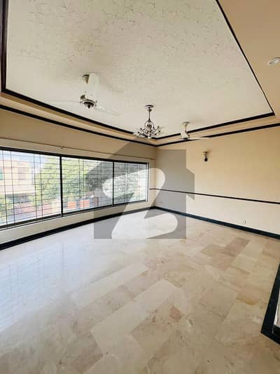 1 Kanal Upper Portion 3 Beds