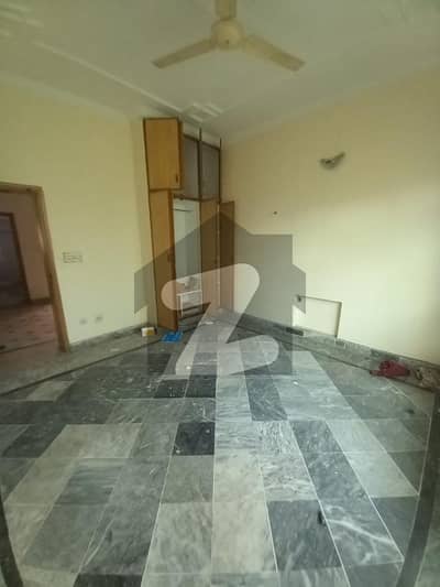 آئی ۔ 10 اسلام آباد میں 4 کمروں کا 6 مرلہ مکان 1.4 لاکھ میں کرایہ پر دستیاب ہے۔