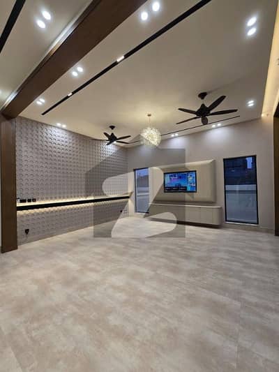 بحریہ ٹاؤن فیز 8 بحریہ ٹاؤن راولپنڈی,راولپنڈی میں 5 کمروں کا 7 مرلہ مکان 80.0 ہزار میں کرایہ پر دستیاب ہے۔ بحریہ ٹاؤن فیز 8 بحریہ ٹاؤن راولپنڈی,راولپنڈی میں 5 کمروں کا 7 مرلہ مکان 80.0 ہزار میں کرایہ پر دستیاب ہے۔