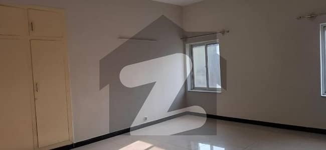 G-8 MARKAZ 1200 SQUARE FEET OFFICE 3 ROOMS ATTACHED BATHS REAL PICS ATTACHED