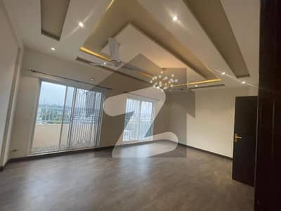 Brand New Luxury 10 Marla Apartment For Sale In Askari 1, Lahore Cantt