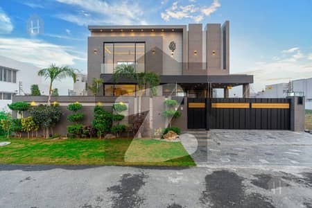 Near To Park 1 Kanal Modern Beautiful Design Bungalow For Sale At Prime Location