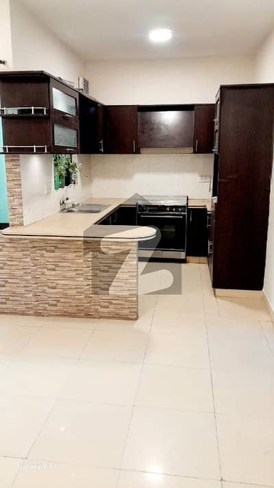 اتحاد کمرشل ایریا ڈی ایچ اے فیز 6,ڈی ایچ اے ڈیفینس,کراچی میں 3 کمروں کا 7 مرلہ فلیٹ 1.3 لاکھ میں کرایہ پر دستیاب ہے۔