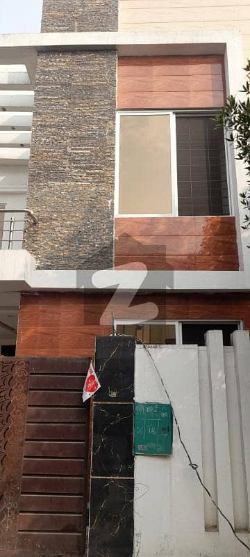 بحریہ نشیمن ۔ آئرس بحریہ نشیمن,لاہور میں 3 کمروں کا 5 مرلہ مکان 1.38 کروڑ میں برائے فروخت۔