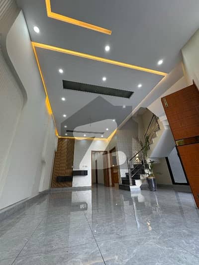 1 Kanal uper portion available for rent