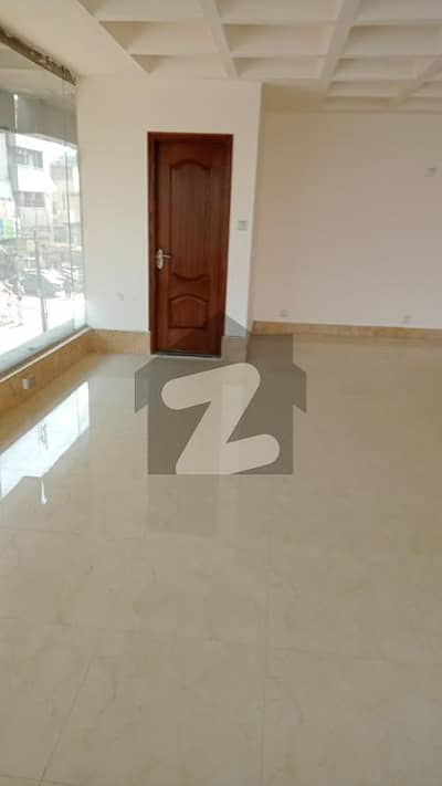 Gulberg Mm Alam 1200 Sqft Shop For Brands/Clinic Is Available On Rent