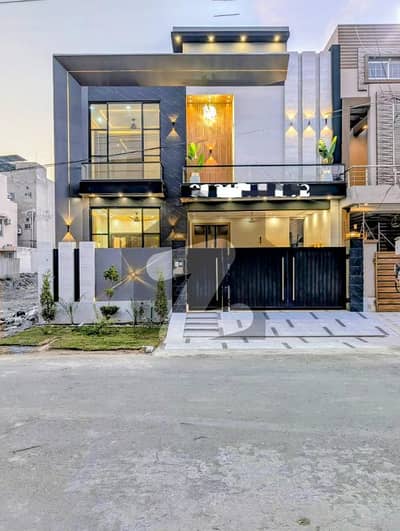 ویلینشیاء ہاؤسنگ سوسائٹی لاہور میں 5 کمروں کا 8 مرلہ مکان 4.85 کروڑ میں برائے فروخت۔