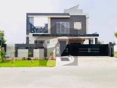 ڈی ایچ اے فیز 4 ڈیفنس (ڈی ایچ اے),لاہور میں 5 کمروں کا 1 کنال مکان 6.35 کروڑ میں برائے فروخت۔