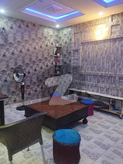 خیابان امین - بلاک پی خیابانِ امین,لاہور میں 2 کمروں کا 5 مرلہ فلیٹ 38.0 لاکھ میں برائے فروخت۔