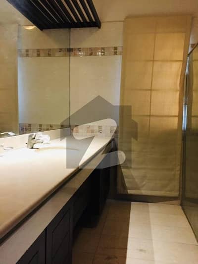 المرتضی کمرشل ایریا ڈی ایچ اے فیز 8,ڈی ایچ اے ڈیفینس,کراچی میں 5 مرلہ دفتر 1.1 لاکھ میں کرایہ پر دستیاب ہے۔