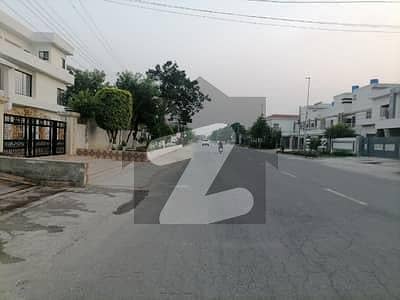 فارمانئیٹس ہاؤسنگ سکیم ۔ بلاک این فارمانئیٹس ہاؤسنگ سکیم,لاہور میں 10 مرلہ رہائشی پلاٹ 1.55 کروڑ میں برائے فروخت۔