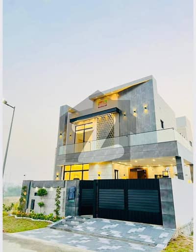 10 Marla Modern House For Sale in Dha Phase 4