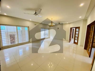 ایف ۔ 6 اسلام آباد میں 6 کمروں کا 1 کنال مکان 10.0 لاکھ میں کرایہ پر دستیاب ہے۔