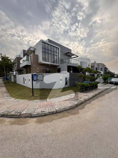 ڈی ایچ اے ڈیفینس فیز 2 ڈی ایچ اے ڈیفینس,اسلام آباد میں 5 کمروں کا 1 کنال مکان 14.5 کروڑ میں برائے فروخت۔