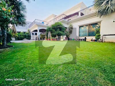 ڈی ایچ اے فیز 2 ڈیفنس (ڈی ایچ اے),لاہور میں 6 کمروں کا 2 کنال مکان 12.5 کروڑ میں برائے فروخت۔