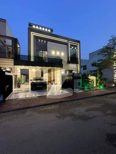 بحریہ ٹاؤن قائد بلاک بحریہ ٹاؤن سیکٹر ای,بحریہ ٹاؤن,لاہور میں 5 کمروں کا 10 مرلہ مکان 3.29 کروڑ میں برائے فروخت۔ بحریہ ٹاؤن قائد بلاک بحریہ ٹاؤن سیکٹر ای,بحریہ ٹاؤن,لاہور میں 5 کمروں کا 10 مرلہ مکان 3.29 کروڑ میں برائے فروخت۔