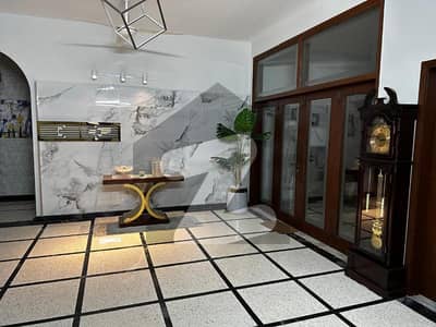 سی پی برار سوسائٹی گلشنِ اقبال ٹاؤن,کراچی میں 3 کمروں کا 13 مرلہ فلیٹ 5.5 کروڑ میں برائے فروخت۔