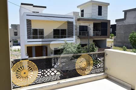 Beautiful House For Sale 5 Marla