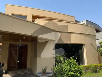 HOUSE FOR RENT IN F-8