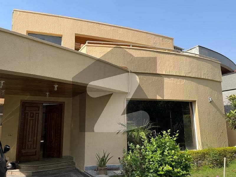 HOUSE FOR RENT IN F-8 HOUSE FOR RENT IN F-8