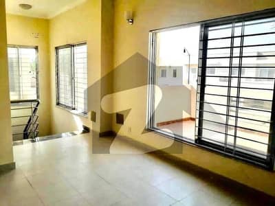 200sq yd 3 Bedrooms Luxury Villa is Available FOR RENT. 8km from Entrance of BTK. 3 Bed DDL 1 Kitchen