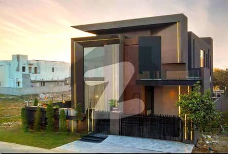 ڈی ایچ اے فیز 5 ڈیفنس (ڈی ایچ اے),لاہور میں 5 کمروں کا 1 کنال مکان 7.92 کروڑ میں برائے فروخت۔