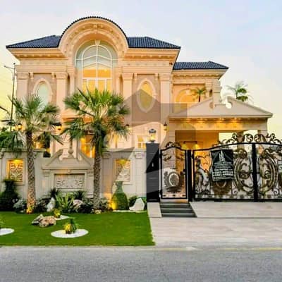 Owner Needy ! 1 Kanal Most Beautiful Luxurious Royal Place Available For Sale In DHA Phase 6 Near To Dollmen Mall And Big Park Top Notch Location