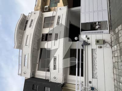 ای ۔ 11/4 ای ۔ 11,اسلام آباد میں 4 کمروں کا 6 مرلہ مکان 4.3 کروڑ میں برائے فروخت۔