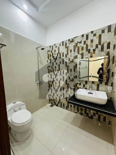 UPPER PORTION FOR RENT IN EDEN BOULEVARD SOCIETY COLLEGE ROAD LHR