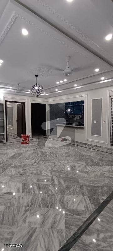 8 Marla 2st floor for rent