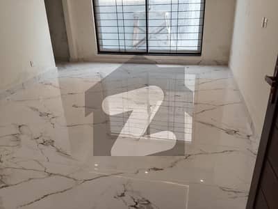 ڈی ایچ اے فیز 7 - بلاک یو فیز 7,ڈیفنس (ڈی ایچ اے),لاہور میں 2 کمروں کا 1 کنال زیریں پورشن 2.5 لاکھ میں کرایہ پر دستیاب ہے۔