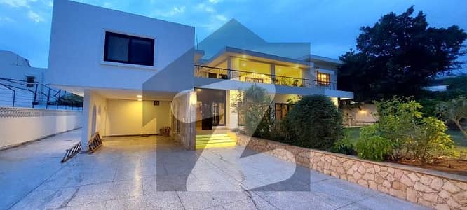 BEAUTIFUL FULLY RENOVATED BUNGALOW