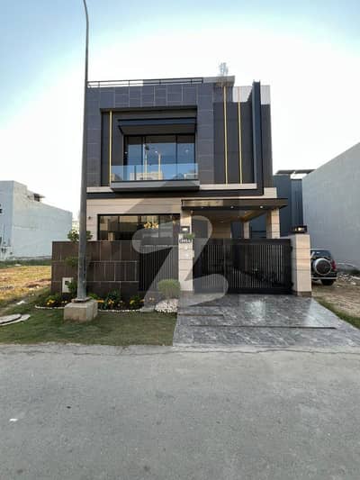 5-Marla Brand New Solid Constructed Ultra Modern Villa Near Park For Sale In DHA 9 Town