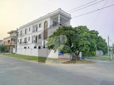 ویلینشیاء ہاؤسنگ سوسائٹی لاہور میں 6 کمروں کا 10 مرلہ مکان 5.75 کروڑ میں برائے فروخت۔