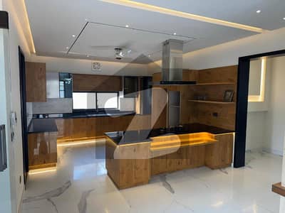 لیک سٹی رائیونڈ روڈ,لاہور میں 6 کمروں کا 1 کنال مکان 8.8 کروڑ میں برائے فروخت۔ لیک سٹی رائیونڈ روڈ,لاہور میں 6 کمروں کا 1 کنال مکان 8.8 کروڑ میں برائے فروخت۔