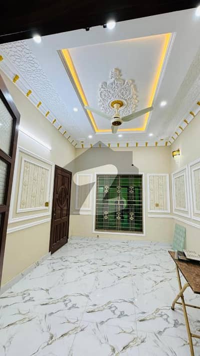 جوہر ٹاؤن فیز 1 جوہر ٹاؤن,لاہور میں 5 کمروں کا 5 مرلہ مکان 2.95 کروڑ میں برائے فروخت۔