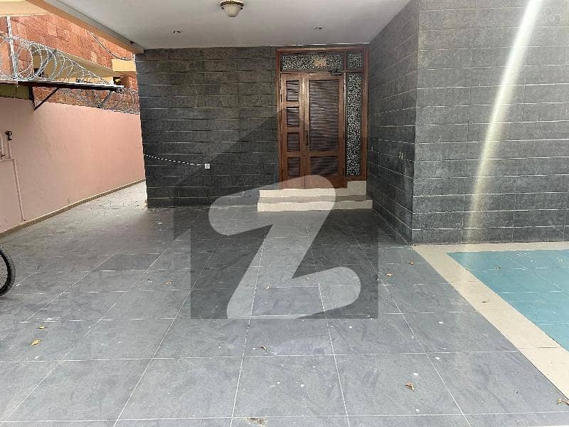 500 Yard Banglow Available For Rent 500 Yard Banglow Available For Rent