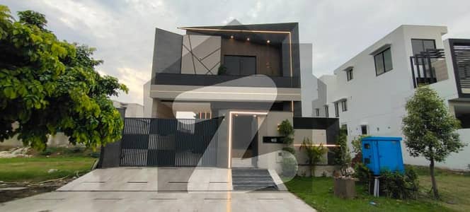 لیک سٹی ۔ سیکٹر ایم ۔ 3اے لیک سٹی,رائیونڈ روڈ,لاہور میں 6 کمروں کا 12 مرلہ مکان 7.15 کروڑ میں برائے فروخت۔