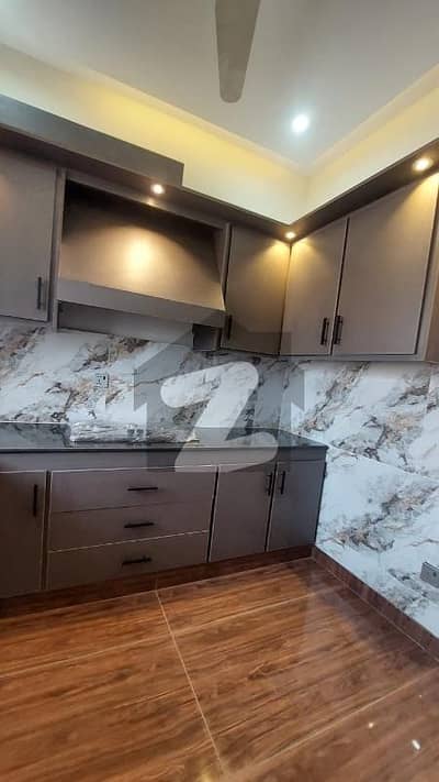 10 Marla beautiful house reasonable price