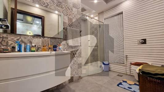 ڈی ایچ اے فیز 6 ڈیفنس (ڈی ایچ اے),لاہور میں 5 کمروں کا 1 کنال مکان 12.75 کروڑ میں برائے فروخت۔