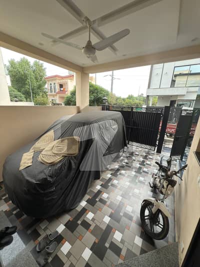 ڈی ایچ اے 11 رہبر فیز 2 ایکسٹینشن ڈی ایچ اے 11 رہبر,لاہور میں 1 کمرے کا 5 مرلہ زیریں پورشن 45.0 ہزار میں کرایہ پر دستیاب ہے۔