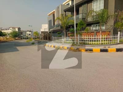 10 Marla Prime Location Plot for Sale i Block, Bahria Town Phase 8, Rawalpindi