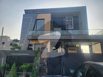 ڈی ایچ اے فیز 7 ڈیفنس (ڈی ایچ اے),لاہور میں 4 کمروں کا 10 مرلہ مکان 4.8 کروڑ میں برائے فروخت۔