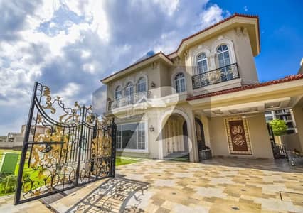 1 Kanal Top Quality Build Luxurious Beautiful Modern Design Villa DHA Phase 6