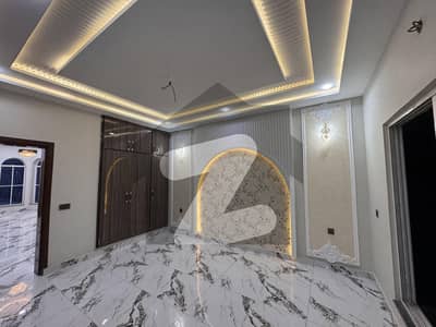 بش ایگزیکٹو ولاز ملتان میں 5 کمروں کا 7 مرلہ مکان 2.3 کروڑ میں برائے فروخت۔