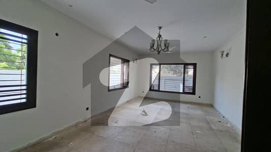 ڈی ایچ اے فیز 4 ڈی ایچ اے ڈیفینس,کراچی میں 5 کمروں کا 12 مرلہ مکان 8.5 کروڑ میں برائے فروخت۔