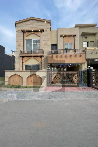 7 Marla modren designer house for sale in very decent price