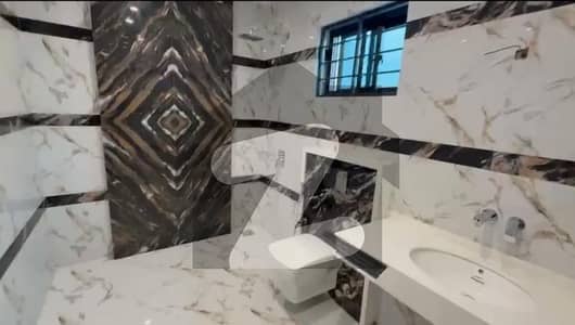 سوان گارڈن اسلام آباد میں 7 کمروں کا 1 کنال مکان 7.25 کروڑ میں برائے فروخت۔